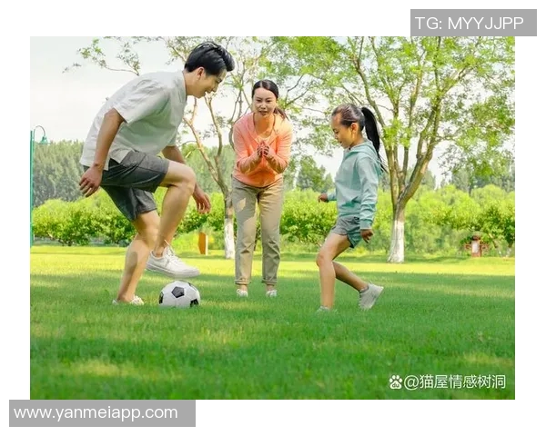 足球明星与孩子们的梦想之球场奇遇记